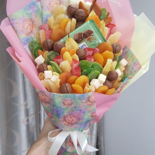 Букет каскад с шоколадом