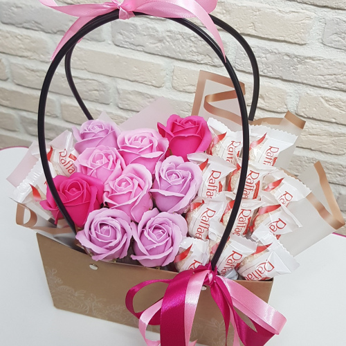 Сумочка Рафаэлло и мыльные розы